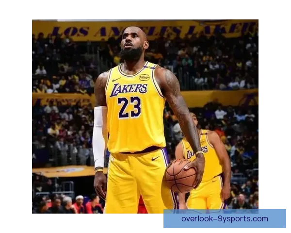 湖人队引援大动作 詹姆斯亲自招募球星加盟助力新赛季冲冠